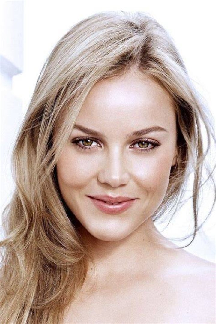Abbie Cornish's Pregnancy Rumors Unmasked