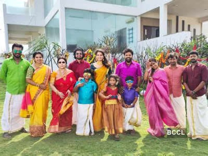 Abiyum Naanum completes 100 episodes; Rajkamal, Vidya Vinu Mohan and