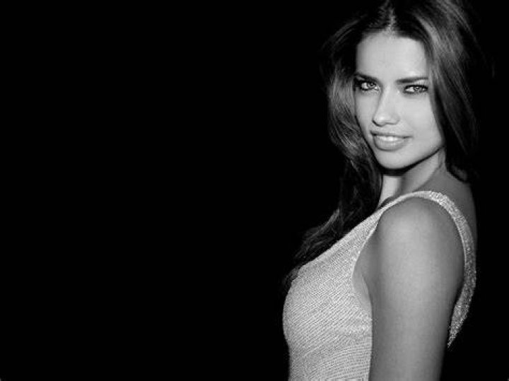 Adriana Lima photo, pics, wallpaper photo 250293 Adriana lima hair