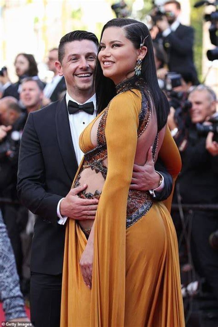 Adriana Lima Pregnant With 3rd Baby, Expecting With BF Andre Lemmers