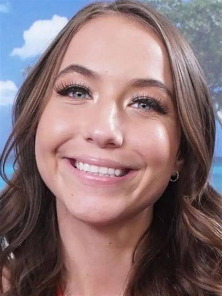 Age, Height, Weight, Boyfriend, Early Life, Education, Career, Net Worth, Awards, Philanthropic Vent