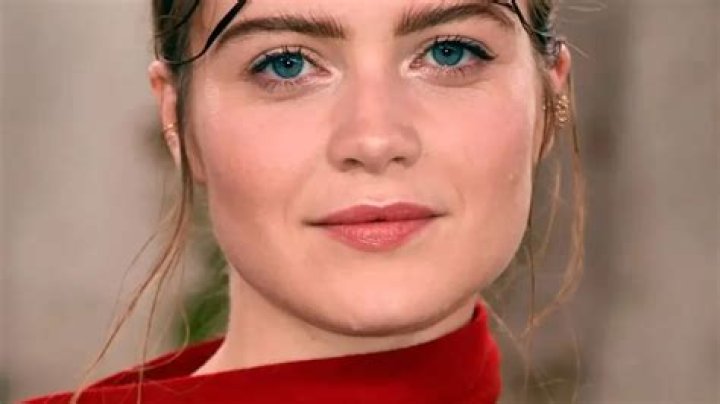 Age, Net Worth, Height, Boyfriend, Mom, Movies, Instagram