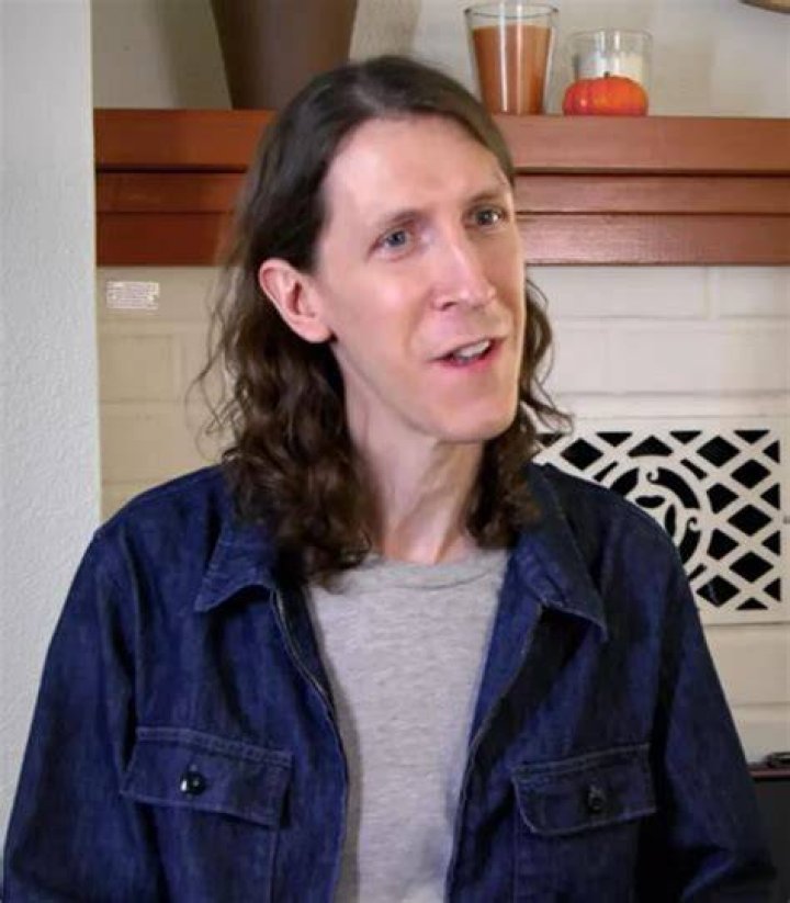 Age, Wife, Height, Movies, Net Worth correo