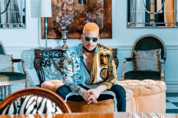 AKA Reveals Pics From Fela In Versace Video Shoot?