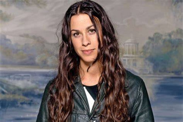 Alanis Morissette Biography Net Worth, Age & Music Career