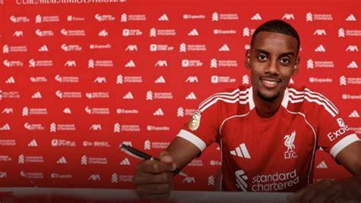 Alexander Isak signs for Saudifunded Newcastle for 70M AP News