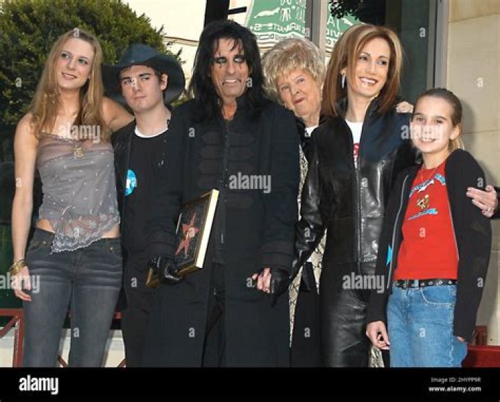 Alice cooper and family hires stock photography and images Alamy