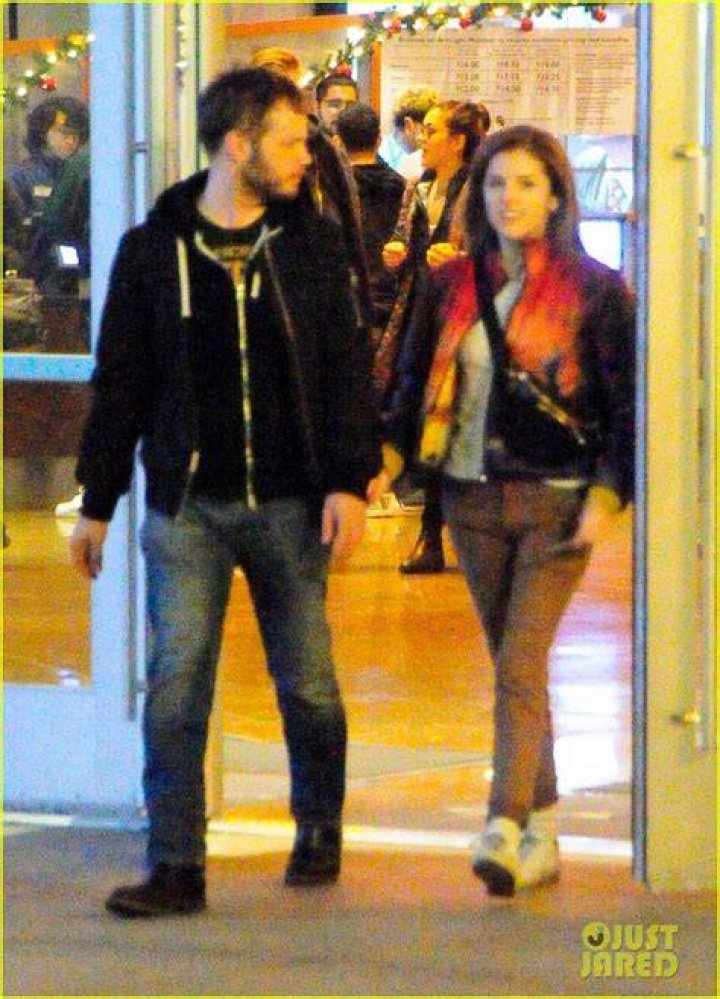 Anna Kendrick Steps Out With Boyfriend Ben Richardson in Hawaii — See