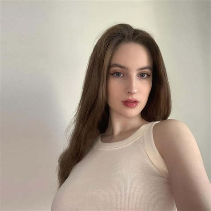 Anny Walker Wiki, Bio, age, height, family, photos, videos, net worth