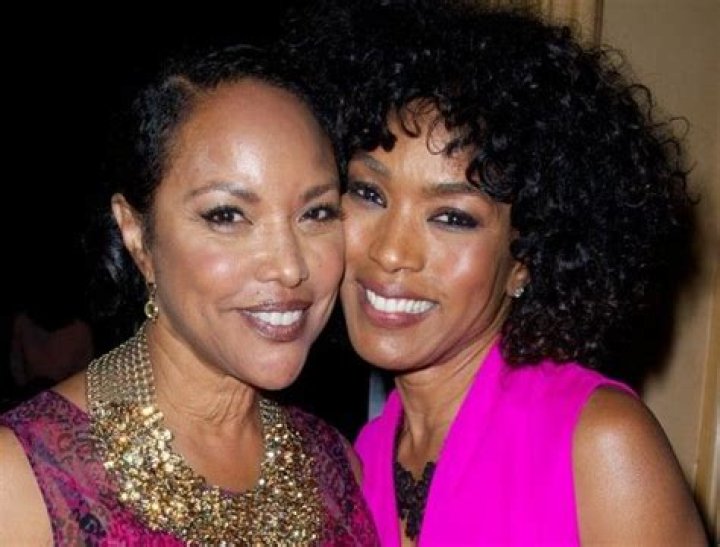Are Angela Bassett and Lynn Whitfield related? |