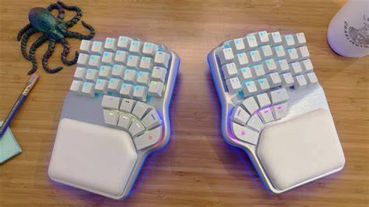 Are split keyboards better for gaming?