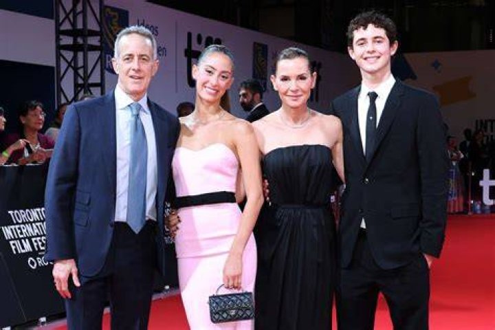Asher Dylan Sloane: Facts About Embeth Davidtz's Son