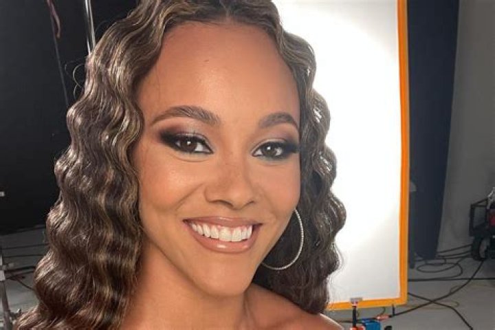 Ashley Darby Dresses up as Doja Cat for Halloween Photos The Daily Dish