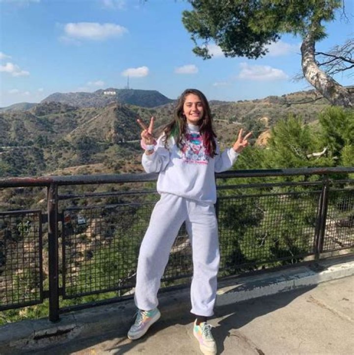 Avery Cyrus Bio, Age, Height, Facts worldtop2