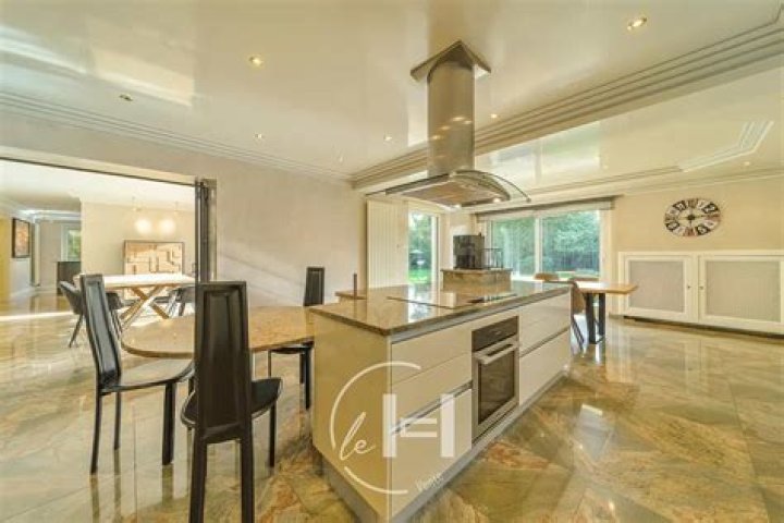 Barraux Belle Villa d'architecte T8 238 m2 Terrain 2394 M2