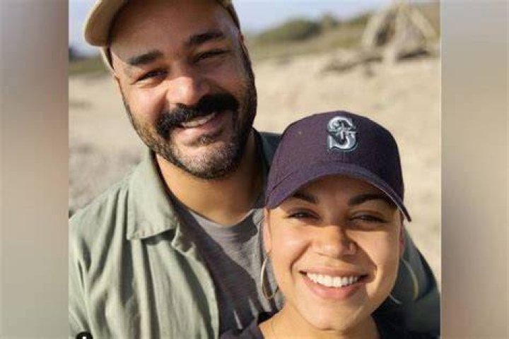 Barrett Doss family, husband, children, parents, siblings ·