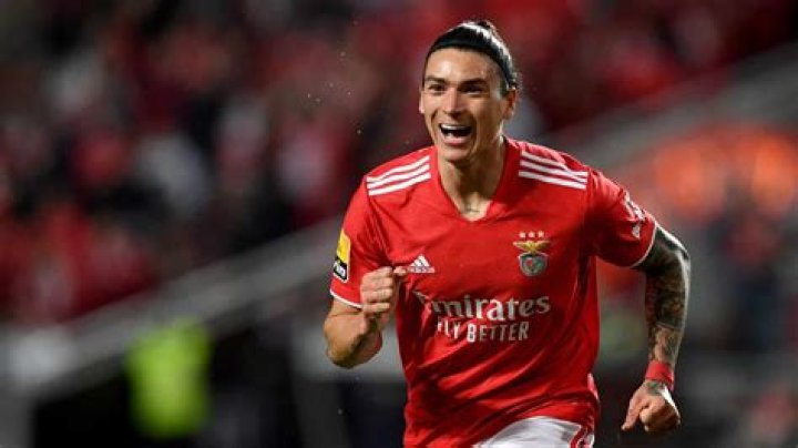 Benfica confirma venda de Darwin Núñez ao Liverpool por € 75 milhões