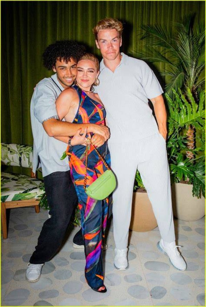 BFFs Florence Pugh, Will Poulter, & Archie Madekwe Looked Like They Had