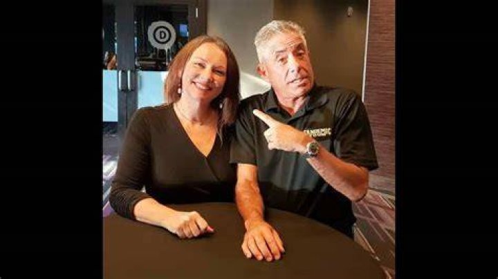Biography, all you need to know about Nadine Caridis current husband