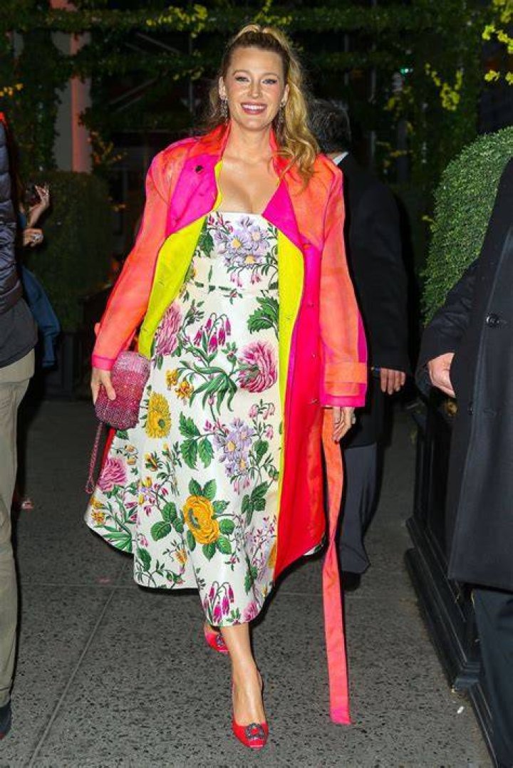 Blake Lively makes stylish appearance at New York Fashion Week See her