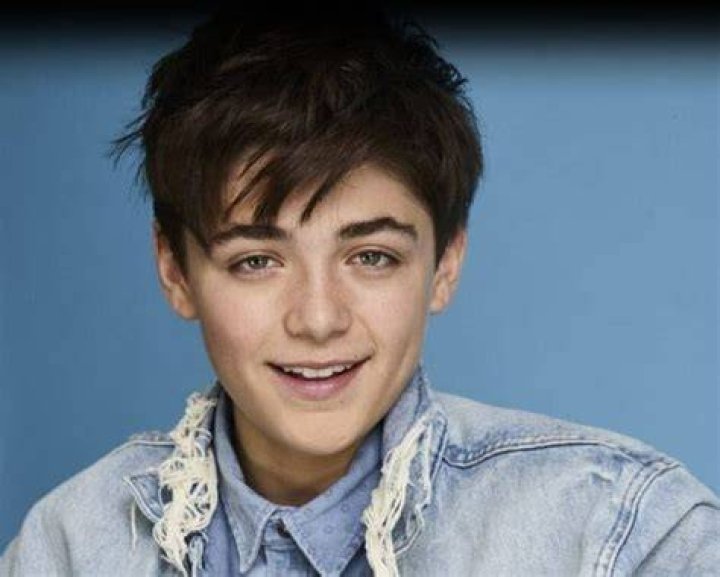 BlogPaper | Asher Angel - Bio, Age, Net Worth, Height, Single, Nationality, Body Measurement, Career