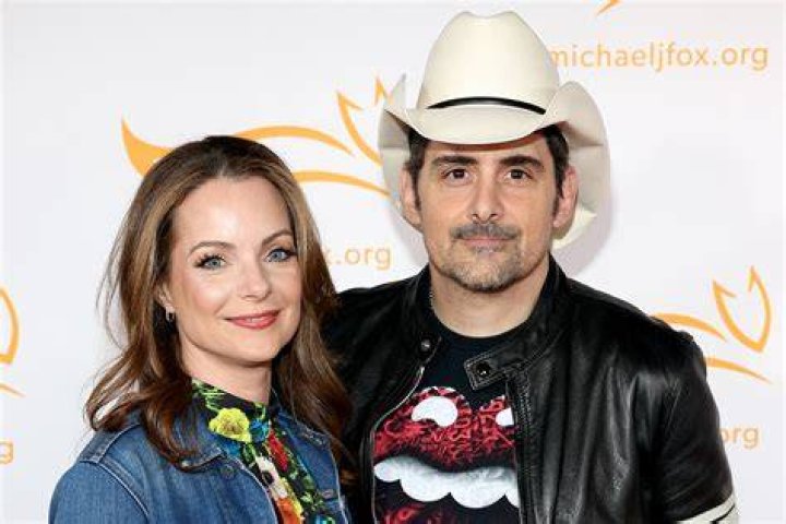 BlogPaper | Brad Paisley - Age, Family, Bio