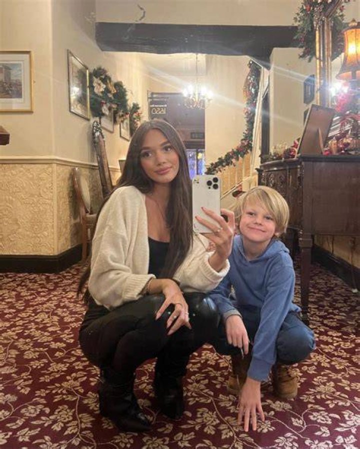 BlogPaper | Freddie Tomlinson - Age, Family, Bio