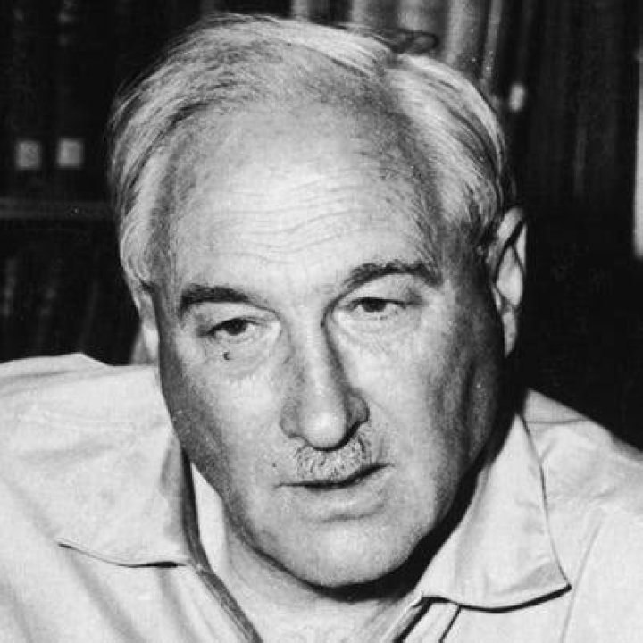 BlogPaper | Louis Leakey - Lucy, Discoveries & Wife