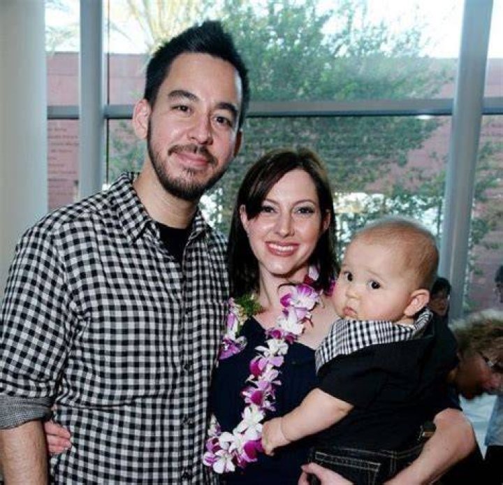 BlogPaper | Mike Shinoda - Bio, Age, Net Worth, Height, Single, Nationality, Career