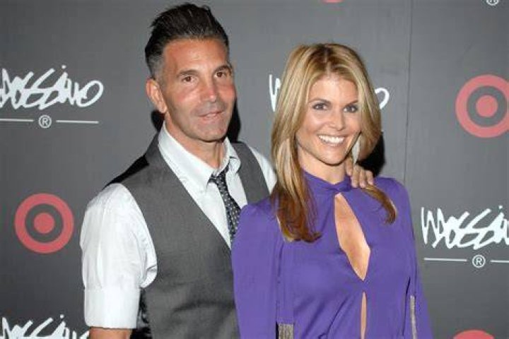 BlogPaper | Mossimo Giannulli - Bio, Age, Net Worth, Height, Married, Nationality, Body Measurement, Career