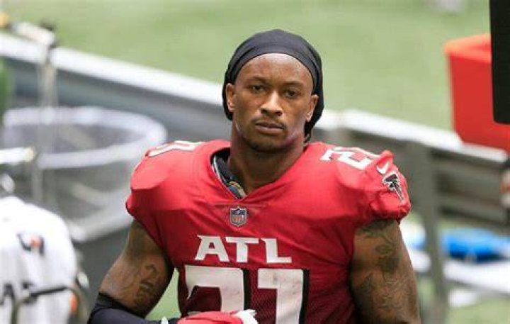 BlogPaper | Todd Gurley - Bio, Age, Net Worth, Height, Single, Nationality, Body Measurement, Career