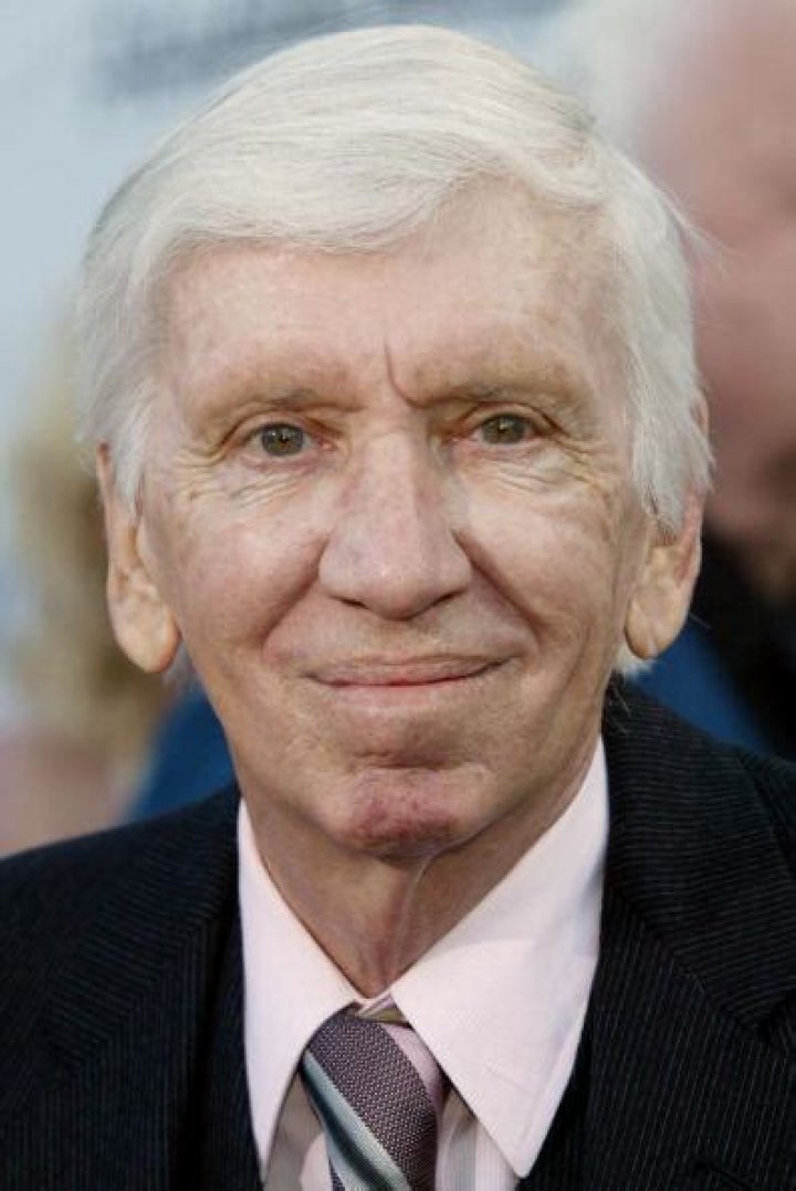 Bob Denver Net Worth, Wealth, and Annual Salary 2 Rich 2 Famous
