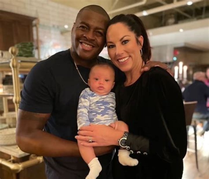 Byron Jones family, wife, children, parents, siblings