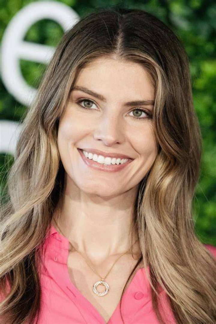 Caitlin Bassett IMDb