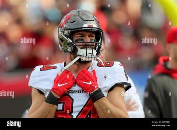 Cameron Brate's Wife: A Peek Into Their Love Story