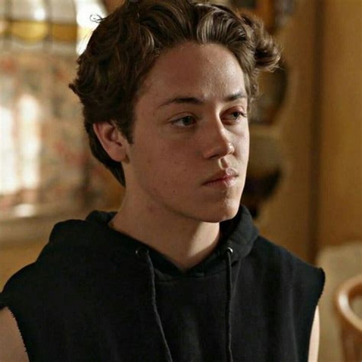 Carl Shameless, Shameless Season, Hot Actors, Actors & Actresses, Mein