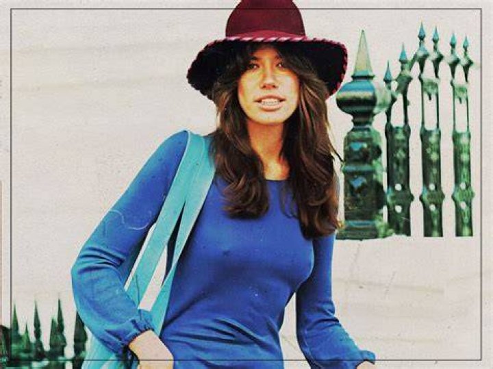 Carly Simon Pictures in an Infinite Scroll 8 Pictures