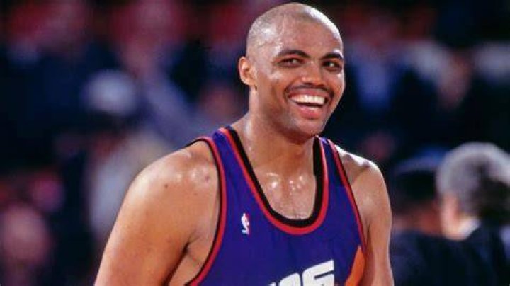 Charles Barkley wore shorts with his suit (Video)