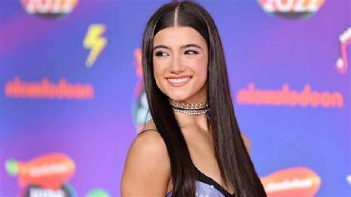 Charli DAmelio Religion, Family, Age, Height, Net worth, Boyfriends & More