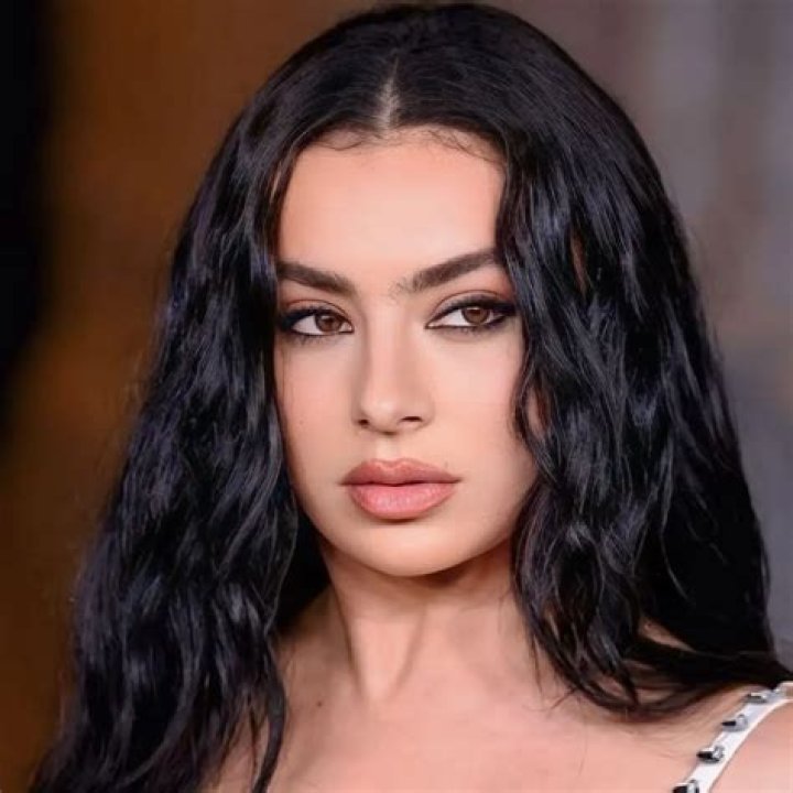 Charli XCX Biography Age, Boyfriend, Ethnicity, Net Worth, Family