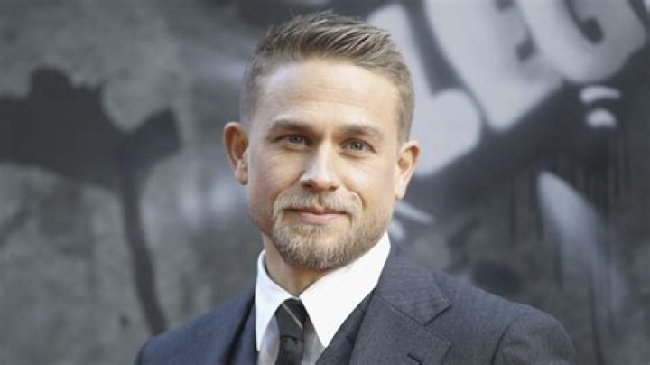 Charlie Hunnam Bio, Affair, In Relation, Net Worth, Ethnicity, Salary, wiki