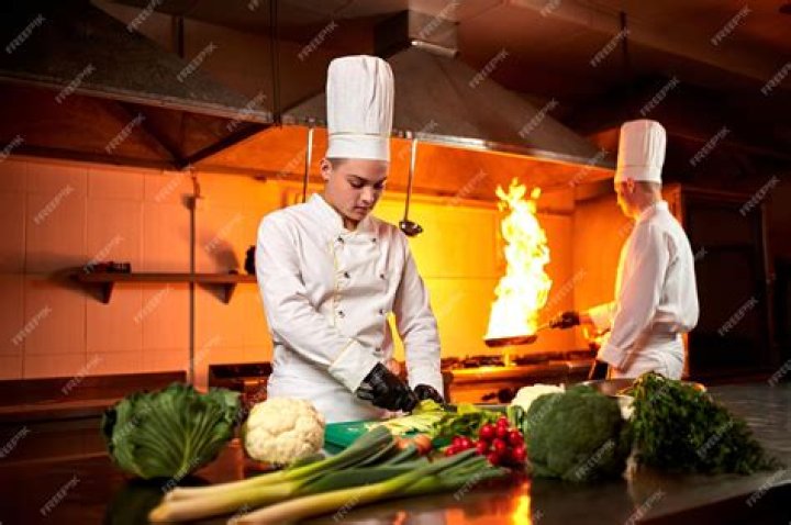 Chefs que cocinan buenas comidas y grandes fortunas Cocina y Vino