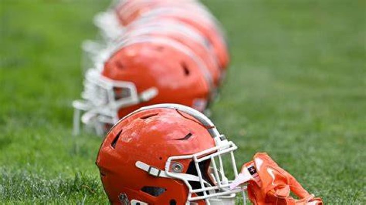 Cleveland Browns' David Njoku Shares First Pictures of Facial Burns