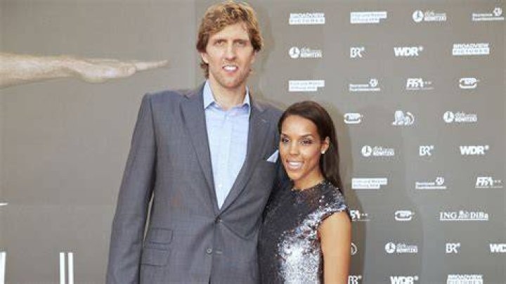 Cool! Dirk Nowitzki & Ehefrau auf dem Red Carpet Promiflash.de