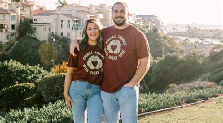Corey Linsley family, wife, children, parents, siblings |