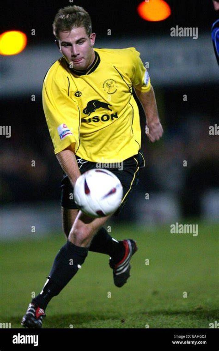 Dale Anderson, former Burton Albion football player, dies suddenly