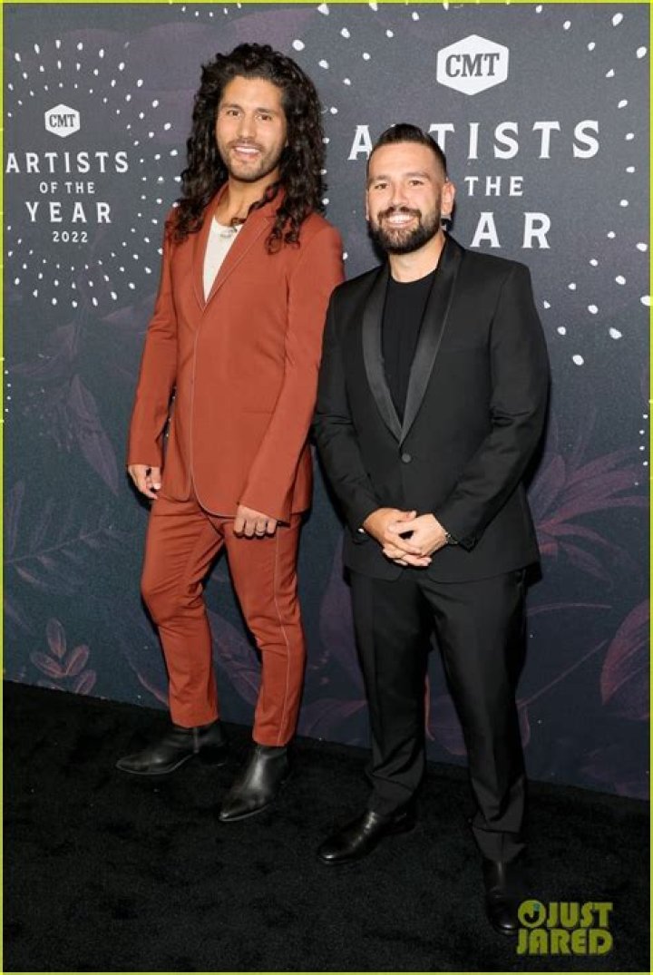 Dan + Shay&rsquo;s Shay Mooney Explains 50 Lb Weight Loss In 5 Months Ahead