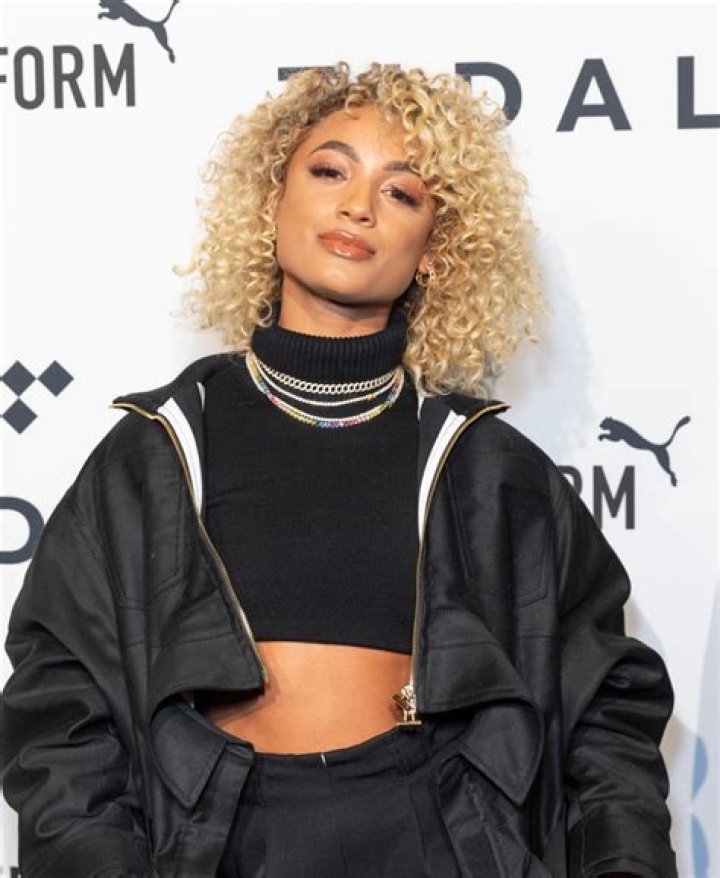Danileigh Net Worth: How Much Is She Worth?