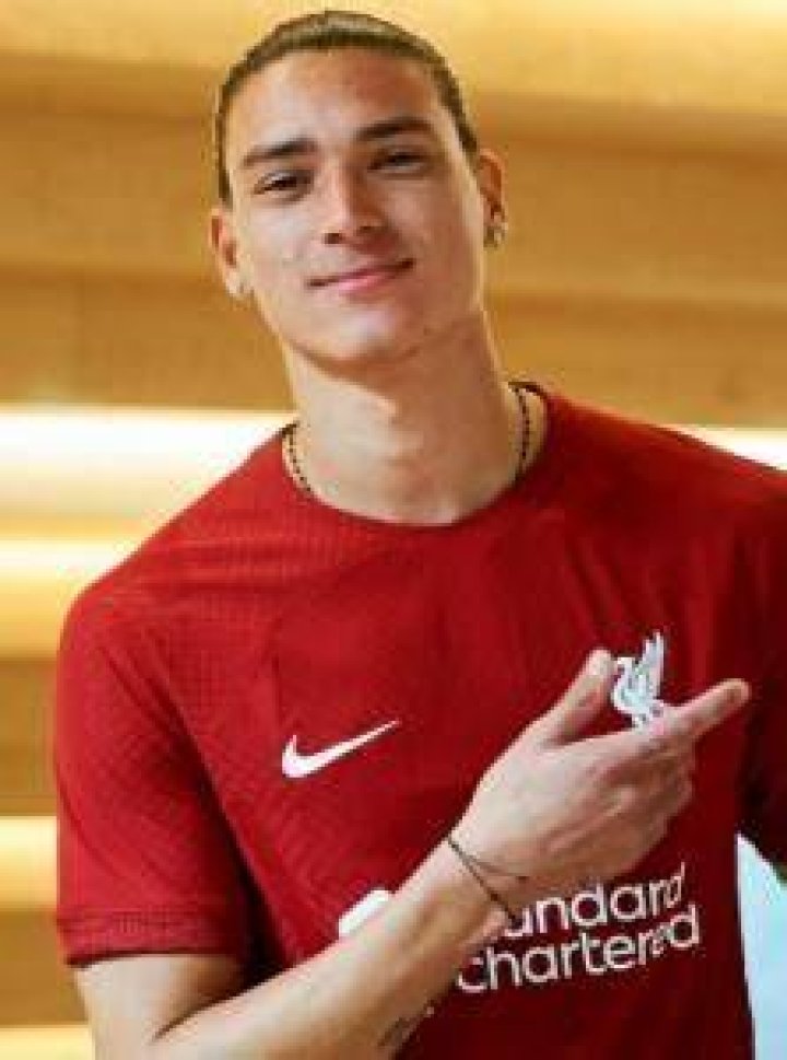 Darwin Nunez Bio, Facts, Age, Height, Girlfriend, Net Worth