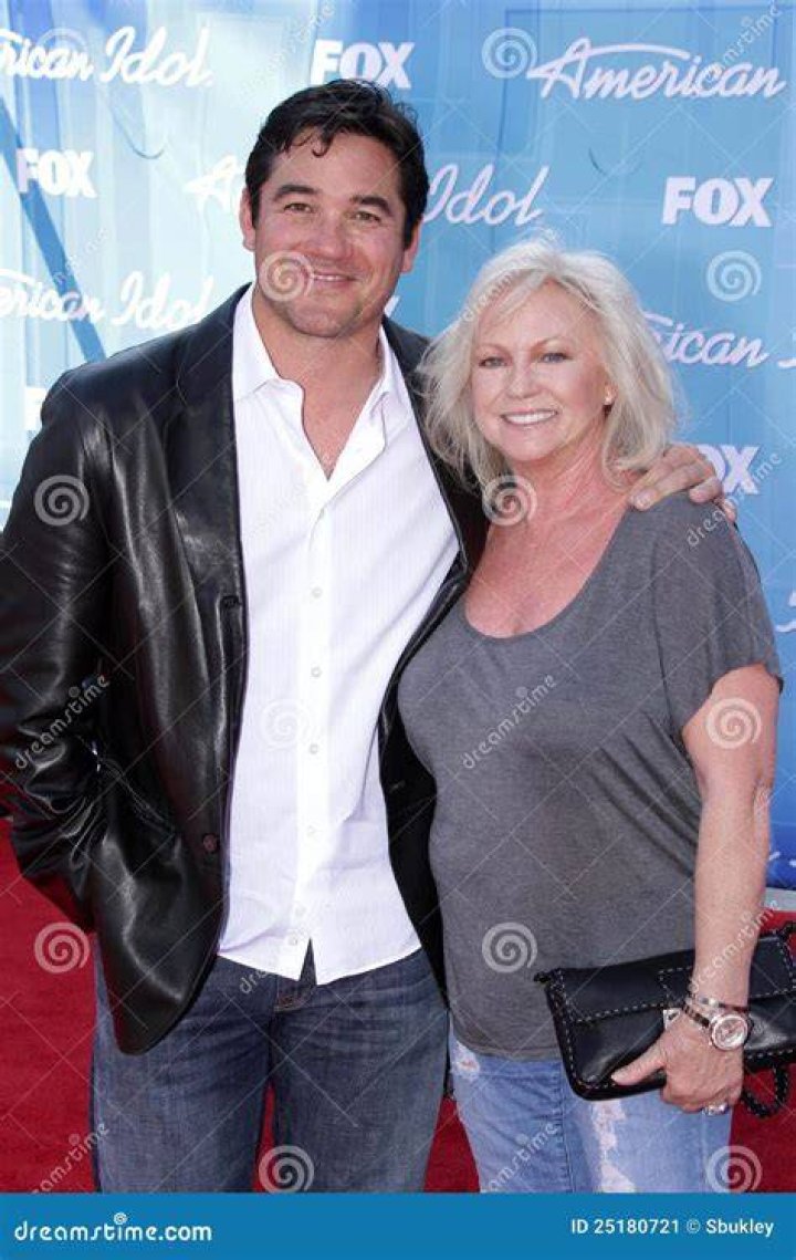 Dean Cain and mom editorial photo. Image of angeles, cain 25180721